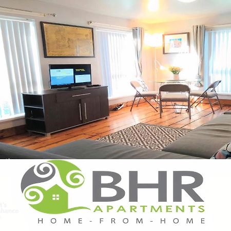 Perfect Central City Location - Parking - 3 Beds - 2 Bedrooms Belfast Exterior photo