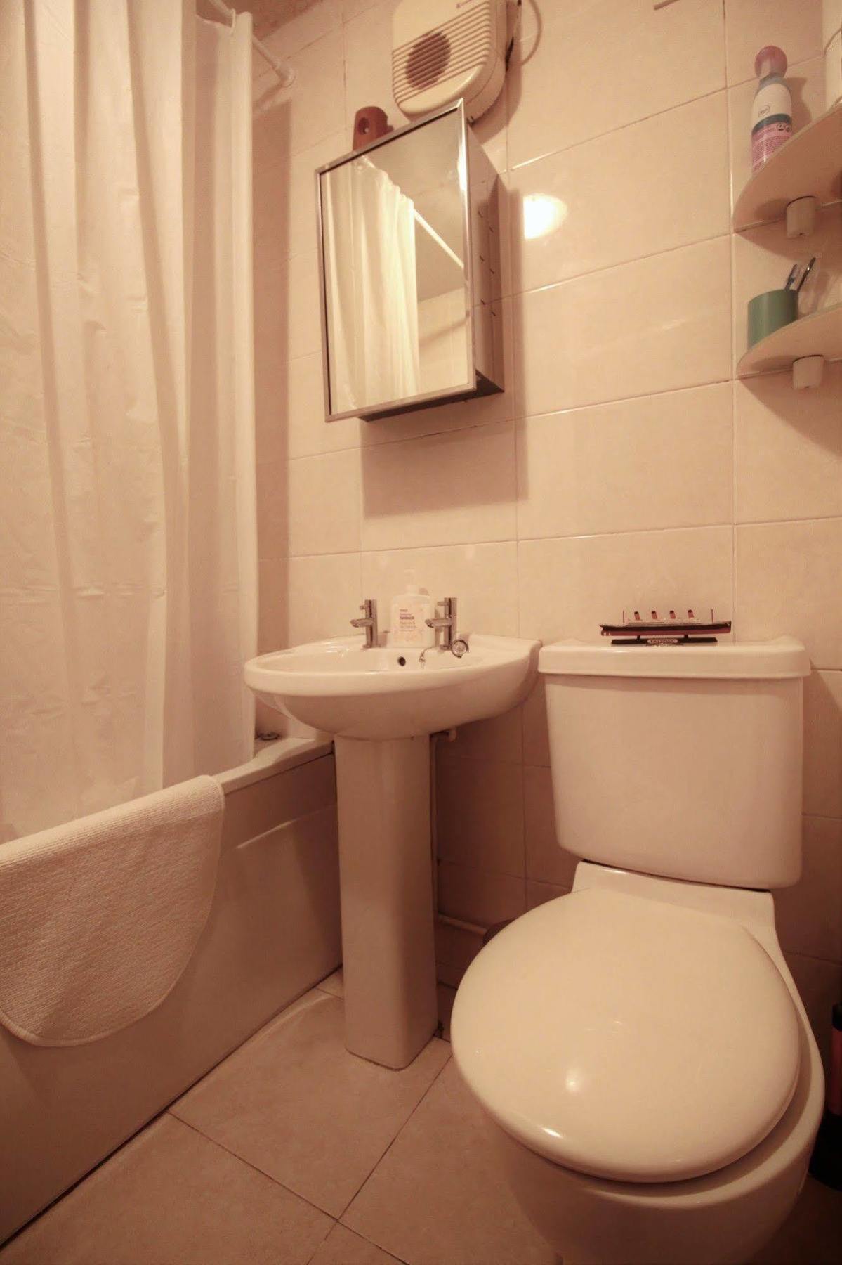 Perfect Central City Location - Parking - 3 Beds - 2 Bedrooms Belfast Exterior photo