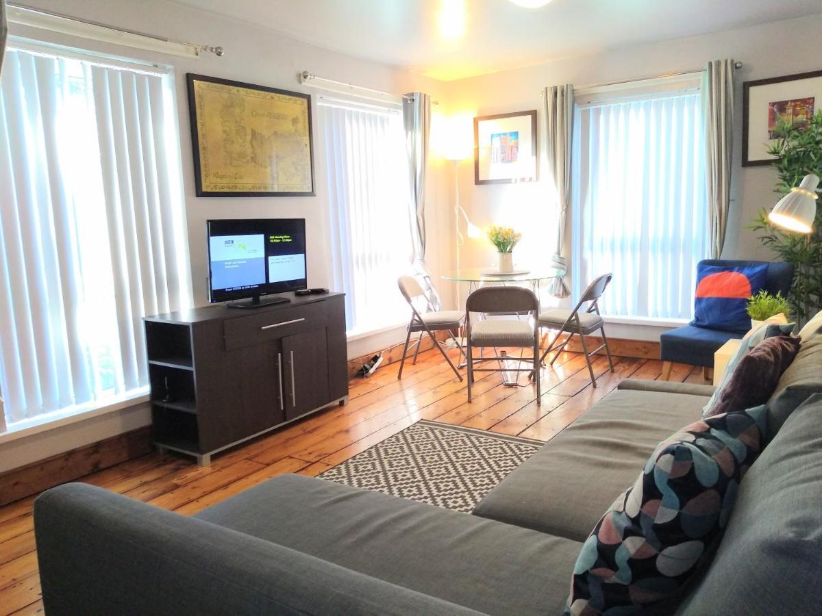 Perfect Central City Location - Parking - 3 Beds - 2 Bedrooms Belfast Exterior photo